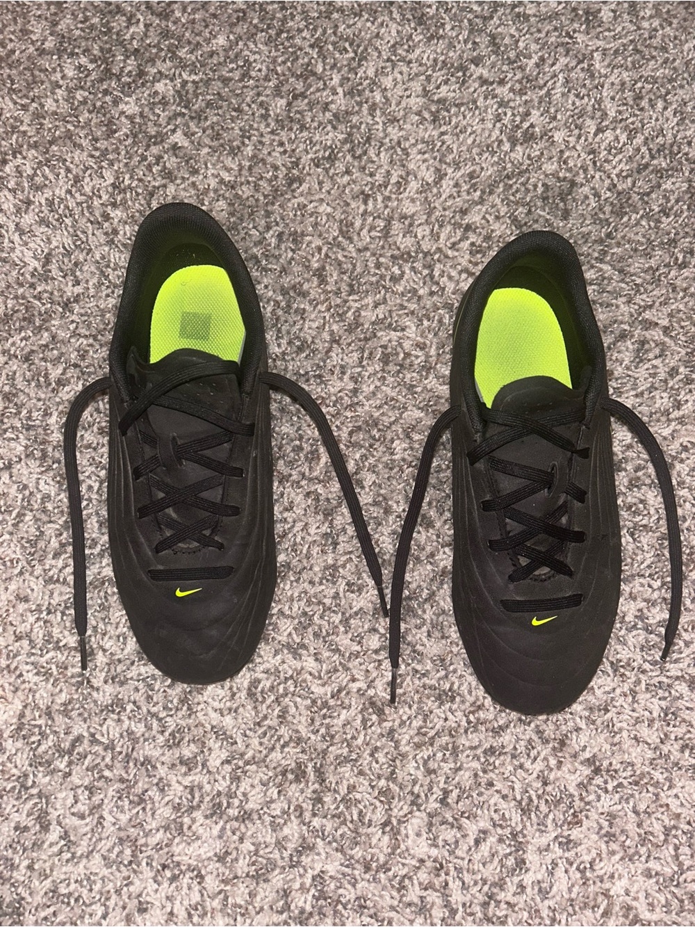 Nike Youth Black Cleats with Neon Yellow Insole